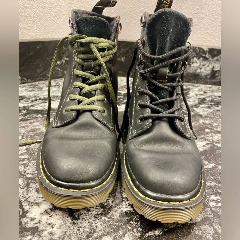 Dr. Martens Luana 7 Eyelet Lace Up Black Boots Women’s Size 6 UK 4 Leather - Picture 16 of 16